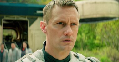 Apple TV+'s 96% RT Sci-Fi Show Officially Returning For Season 2 After Dominating Streaming Charts For Weeks