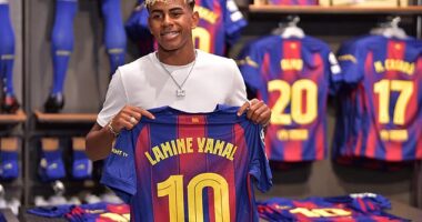 Barcelona have handed Lamine Yamal their historic No 10 shirt that legends have worn