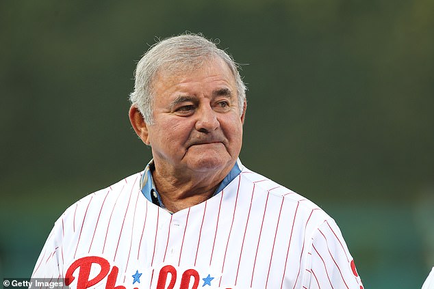 Lee Elia, pictured at a Phillies alumni night in 2010, has died just shy of his 88th birthday