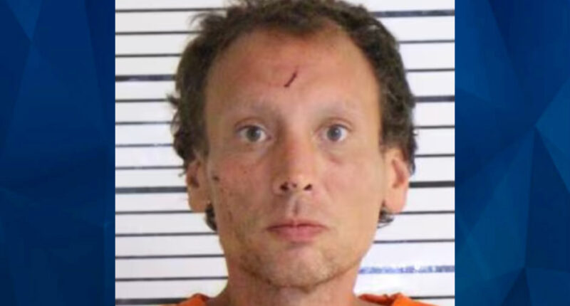 Cops: Iowa Man Beat Grandfather With Golf Clubs, Sprayed Wasp Killer in His Wounds