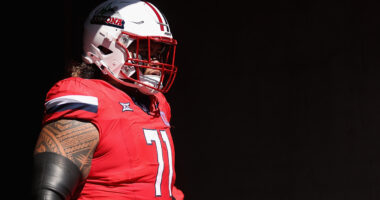 Dolphins Rookie Inks Unprecedented Contract