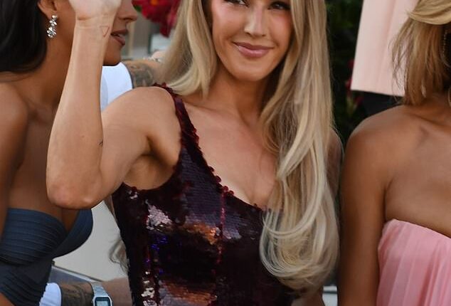 She burst onto the British radio charts in the 2010s, with a dramatic side fringe, beanies, statement chokers and a myriad of skinny jeans. But it's a far cry from Ellie Goulding 's most recent glamorous appearance at Jeff Bezos 's wedding