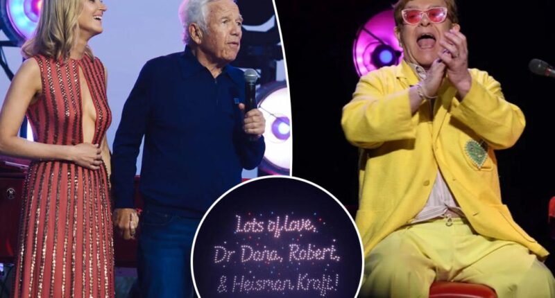 Elton John plays Robert Kraft's July Fourth bash