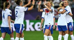 England cruised to a thumping 6-1 victory over Wales to qualify for the Euros quarter-finals