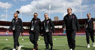 England vs Netherlands - 2025 Women's Euros: Live score, team news and updates as the Lionesses face shock early exit if they lose to strong Dutch side