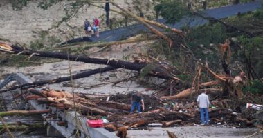 Ex-forecasters at National Weather Service defend Texas meteorologists and say warnings were as timely as they should have been