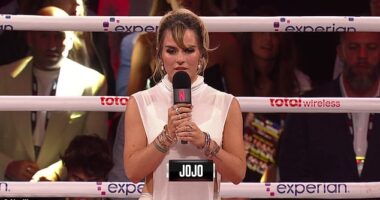 JoJo reappeared at Madison Square Garden to perform the national anthem on Friday night