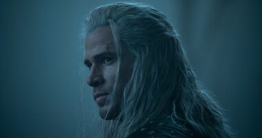 Liam Hemsworth as Geralt in The Witcher season 4.
