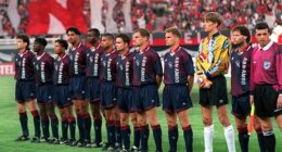 Edgar Davids (3rd left) has revealed that he had the chance to join Manchester United