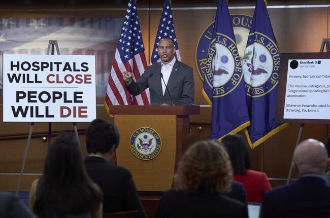 Hakeem Jeffries Completely Avoids Question on Mamdani's Dubious College Application – RedState