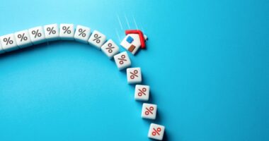 Housing market is sending a stark warning to the U.S. economy, Moody’s economist says