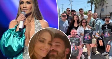 Jennifer Lopez sings about Ben Affleck relationship 'wreckage' after 'very difficult' year
