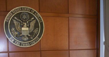 Judges Back Green Card Migrants Against Trump.