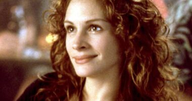 Julia Roberts' 28-Year-Old Comedy Hit Is Getting A Sequel From Materialists Writer