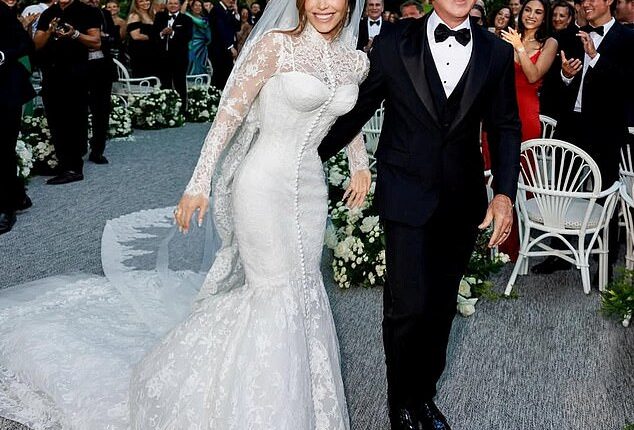 Photos of Lauren Sanchez and Jeff Bezos on their wedding day are raising eyebrows - including the seemingly shortened chair leg