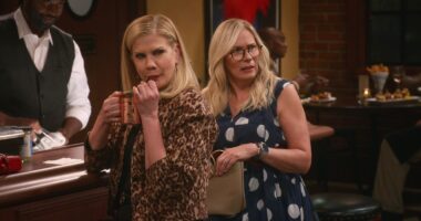 Leanne Morgan and Chuck Lorre's Charming, Relatable Netflix Sitcom Will Have You Laughing Out Loud