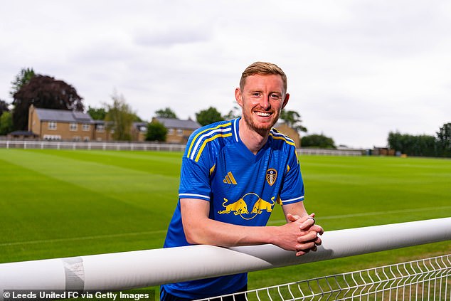 Leeds United have confirmed the signing of midfielder Sean Longstaff from Newcastle United