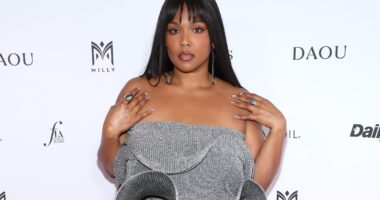 Lizzo Gags Fans With MAJOR Glow-Up In Before & After Weight Loss Photos