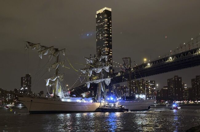 Mexican Navy Brooklyn Bridge Crash Gets Weirder—Why Was It Going Backwards? – RedState
