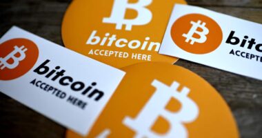 MicroStrategy’s stock surges as bitcoin purchases resume, lifting holdings to above 600,000