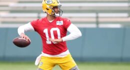 Packers QB Jordan Love Earns Praise, but Isn't Ranked in New Top 10 QB List