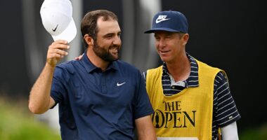 Celebrity Net Worth logo