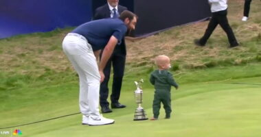Bennett Scheffler draws applause after stumble while joining father following Open win