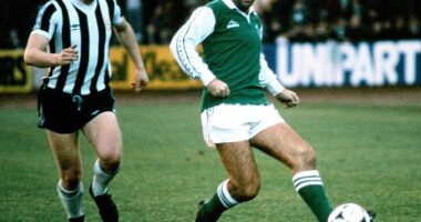 The legendary George Best in action for Hibernian against St Mirren in 1979