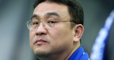 Sheffield Wednesday players refuse to play friendly as wages are late again