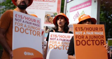 Starmer makes last-minute plea to avert doctors’ five-day walkout