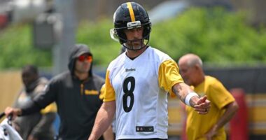 Steelers' Aaron Rodgers Delivers Clear Message to Terry Bradshaw After Criticism
