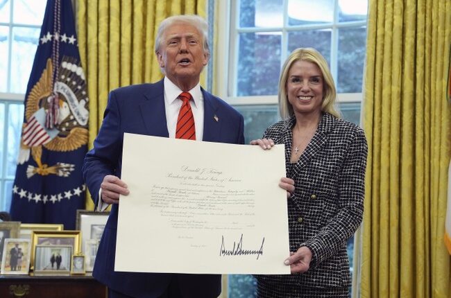 Trump Jumps to Defense of Embattled Attorney General Pam Bondi—'We're on One Team, MAGA' – RedState