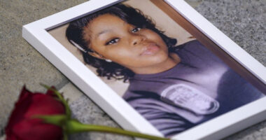 US Seeks 1-Day Sentence For Former Cop In Breonna Taylor Raid