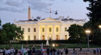 Hello, Mr President: The first thing I did in DC? Headed to the White House of course to (allegedly) see the President land and (probably) greet my arrival