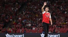 Viktor Gyokeres waved to fans ahead of Sunday's game between Arsenal and Newcastle