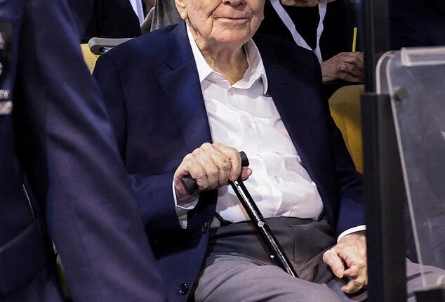Warren Buffett's quiet moves send shockwaves through Wall Street: 'Canary in the coal mine'