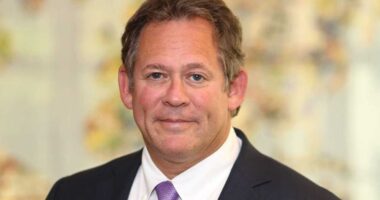 A top Wall Street strategist who says we’re in ‘the best investing environment ever’ is in the running to be the next Fed chair