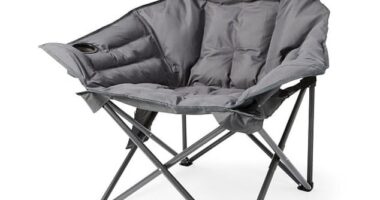 Kmart Australia have launched an $89 Heatpack Chair, which is essentially a hybrid between a classic collapsible outdoor camping chair and an electric blanket.