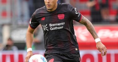 Arsenal have agreed a loan deal for Bayer Leverkusen defender Piero Hincapie