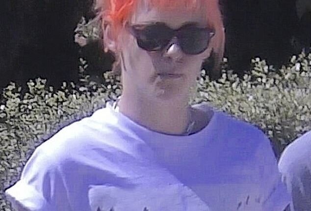 This 35-year-old actor was spotted over the weekend after ditching the blond locks she has rocked for months in favour of a more eye-catching hue