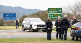 Australia Porepunkah shooting live: Two officers dead and search underway for gunman ‘accompanied by children’