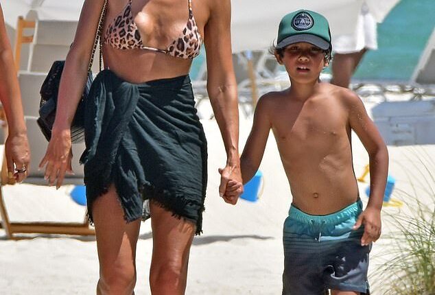 Jessica Alba may be enjoying a new romance with a hunky actor 11 years her junior but that hasn't stopped her from spending quality time with the most important people in her life