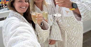 Andy with his two daughters during the 'Den Do' in Ibiza - on their balcony at Ushuaïa where they had a stage-view suite