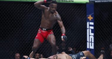 Lerone Murphy delivered a stunning spinning elbow to knockout his opponent Aaron Pico