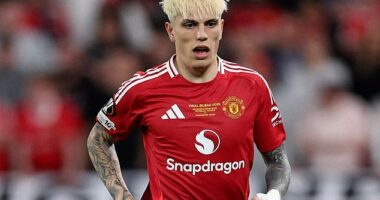 Chelsea have opened initial talks with Manchester United over Alejandro Garnacho