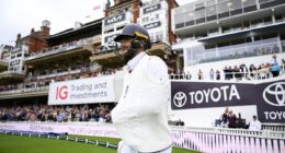Chris Woakes plays with dislocated shoulder in tense England-India finale