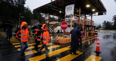 Collapse at Chile's major copper mine kills 1 worker and leaves 5 missing