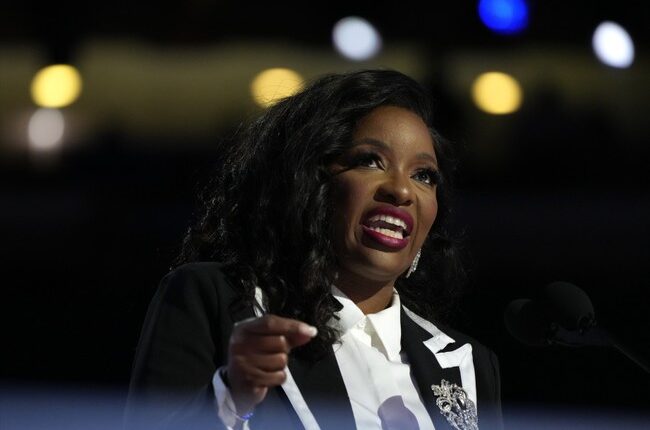 Conservative Commentator Crashes Jasmine Crockett's Town Hall, and Absolute Chaos Ensues – RedState