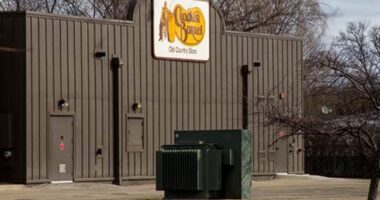 Cracker Barrel Cracks – HotAir
