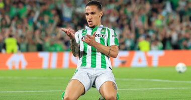 Manchester United expect further talks with Real Betis over  a move for Antony